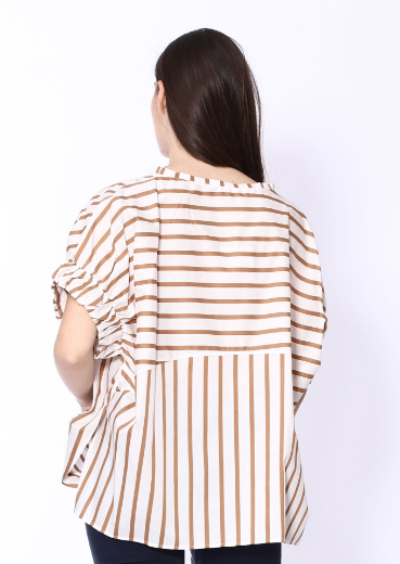 Immagine di Blusa over rigata con elastico manica