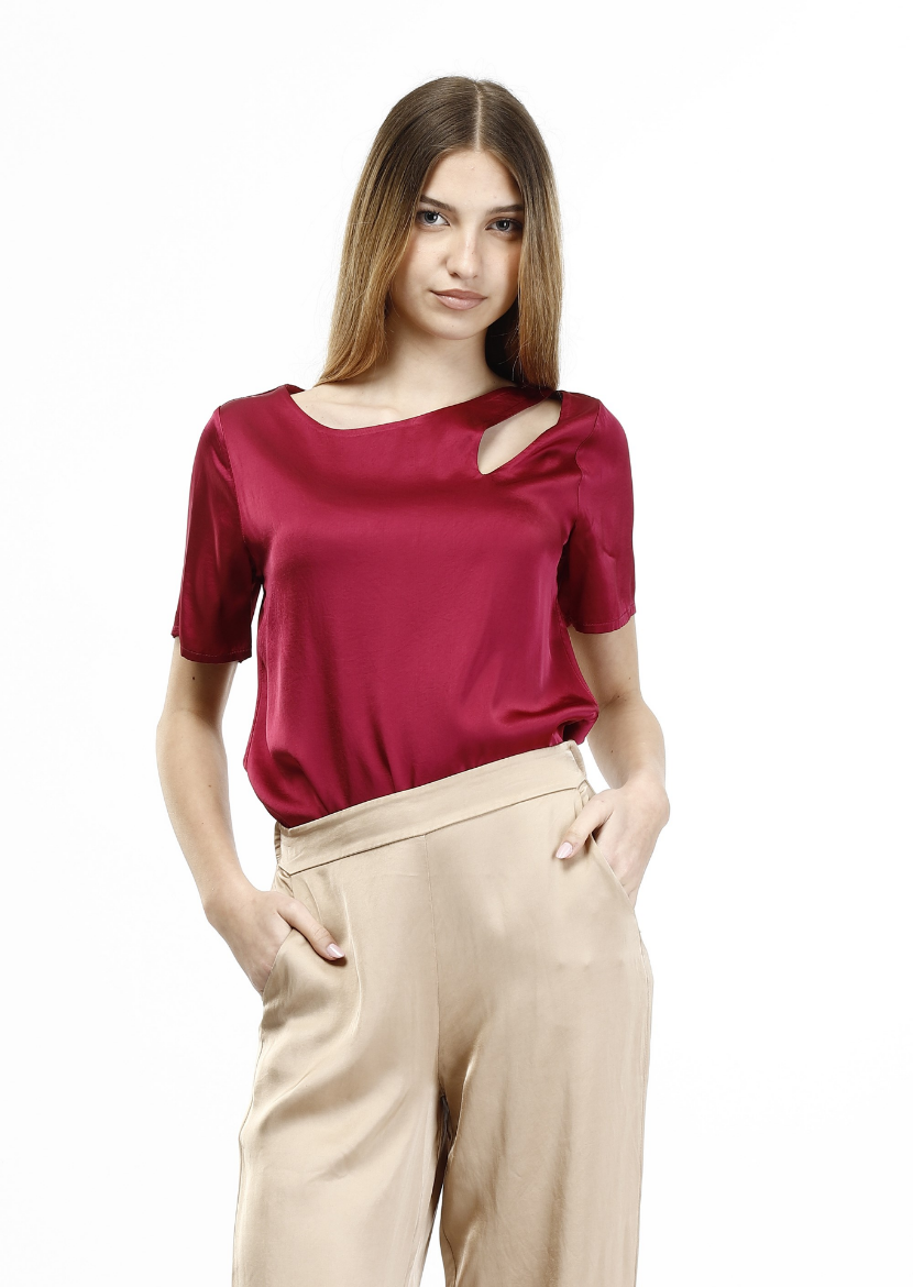 Immagine di Blusa in raso con motivo spalla