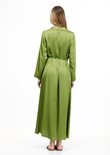 Immagine di Abito lungo in raso con colletto