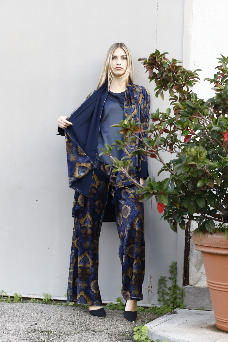 Immagine di Stola velluto fantasia barocco con giumm