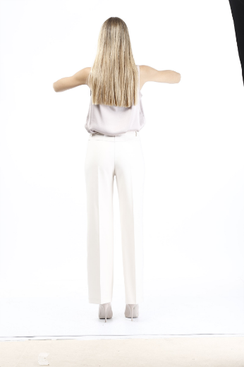 Immagine di Pantalone largo con carre' dietro