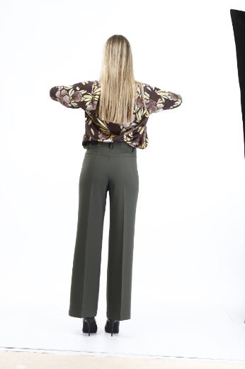 Immagine di Pantalone largo con carre' dietro