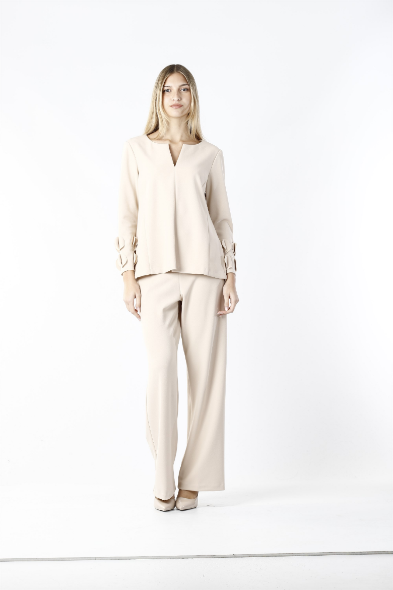 Immagine di Completo blusa e pantalone