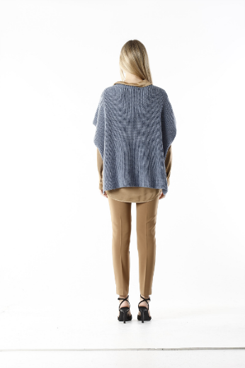 Immagine di Poncho  con trecce