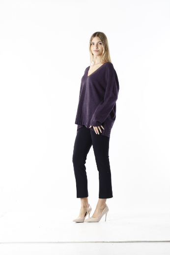 Immagine di Maglia scollo v over con spacchi