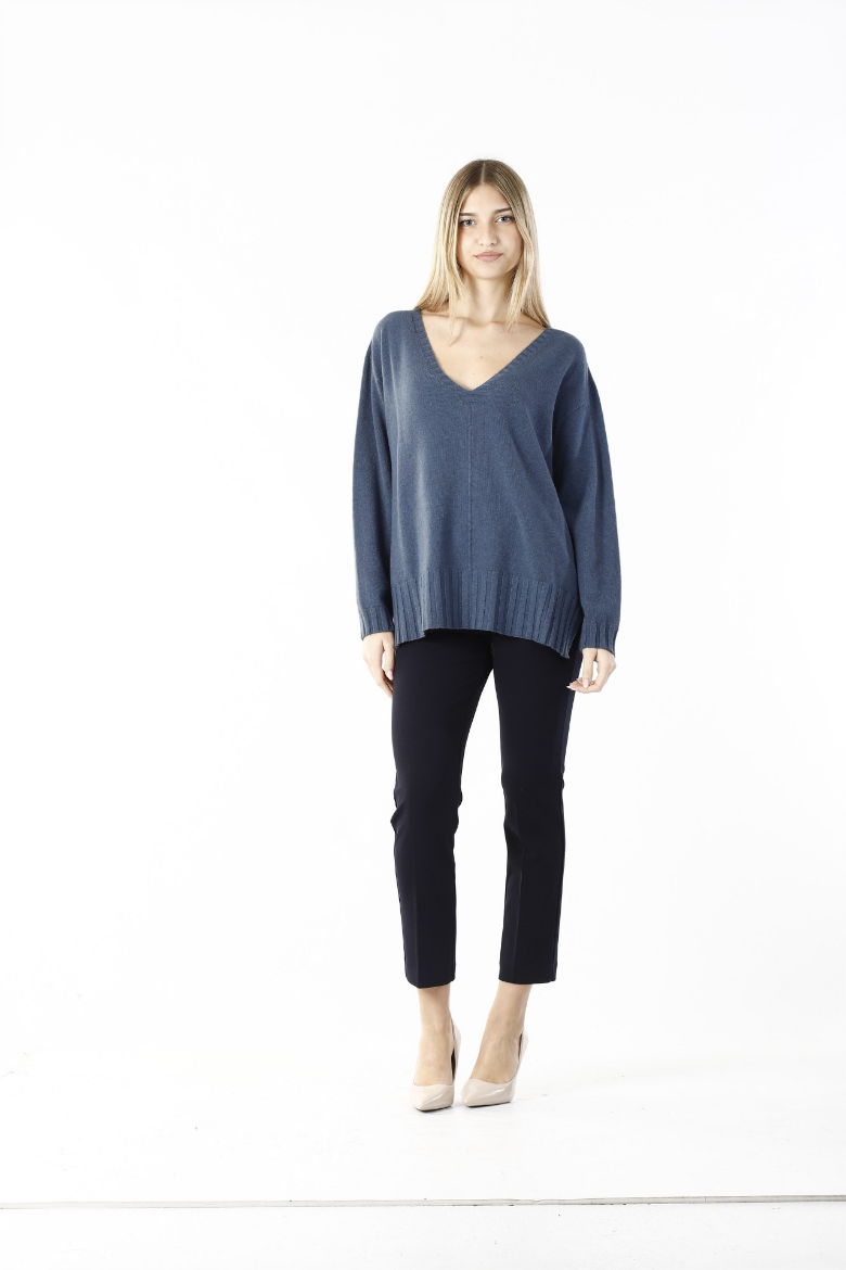 Immagine di Maglia scollo v over con spacchi