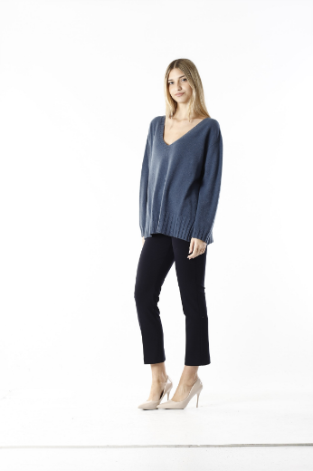 Immagine di Maglia scollo v over con spacchi