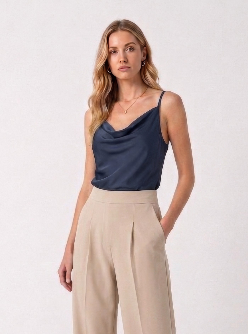 Immagine di Top scollo pellicano con bretelline