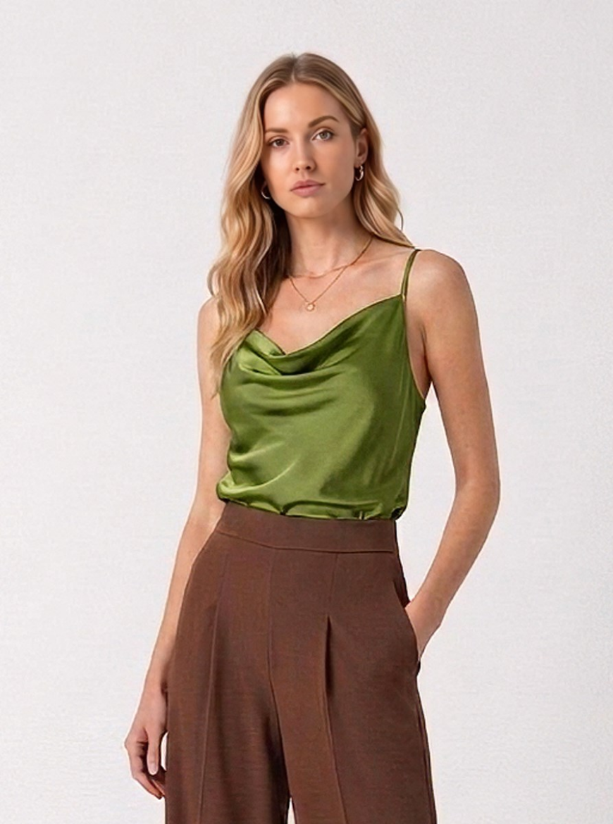 Immagine di Top scollo pellicano con bretelline