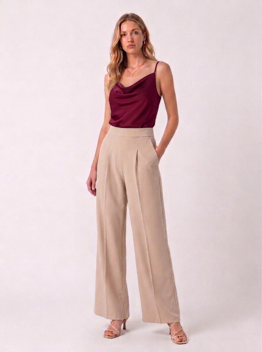 Immagine di Top scollo pellicano con bretelline