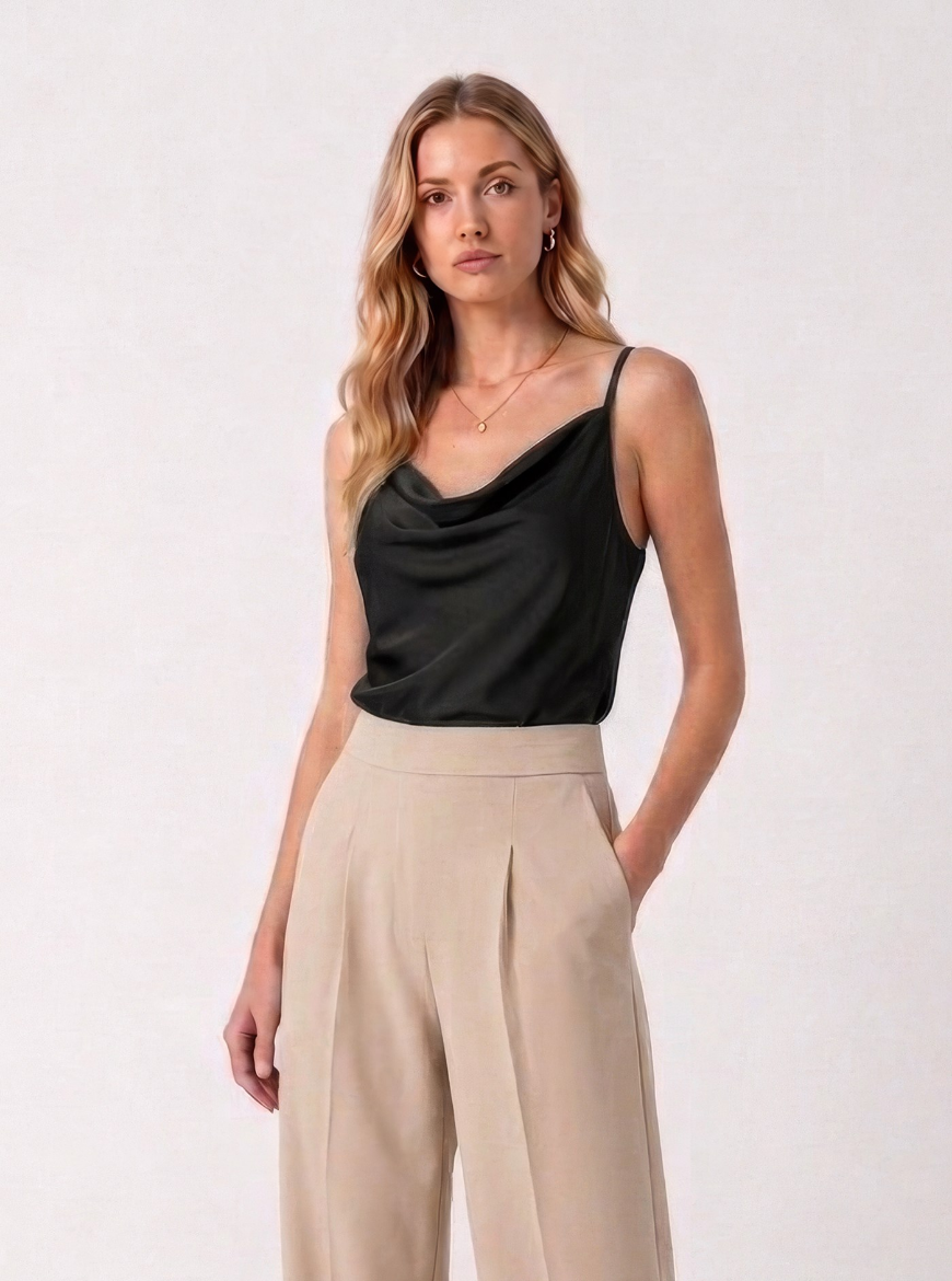 Immagine di Top scollo pellicano con bretelline