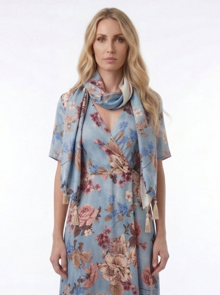 Immagine di Stola stampa fiori doppiata c/giummi