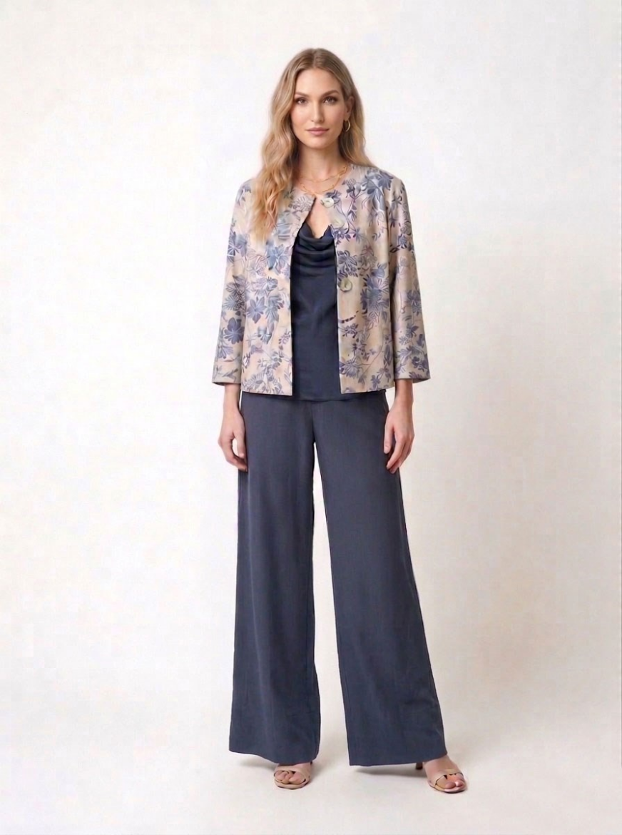 Immagine di Giacca collo impiedi scampanata